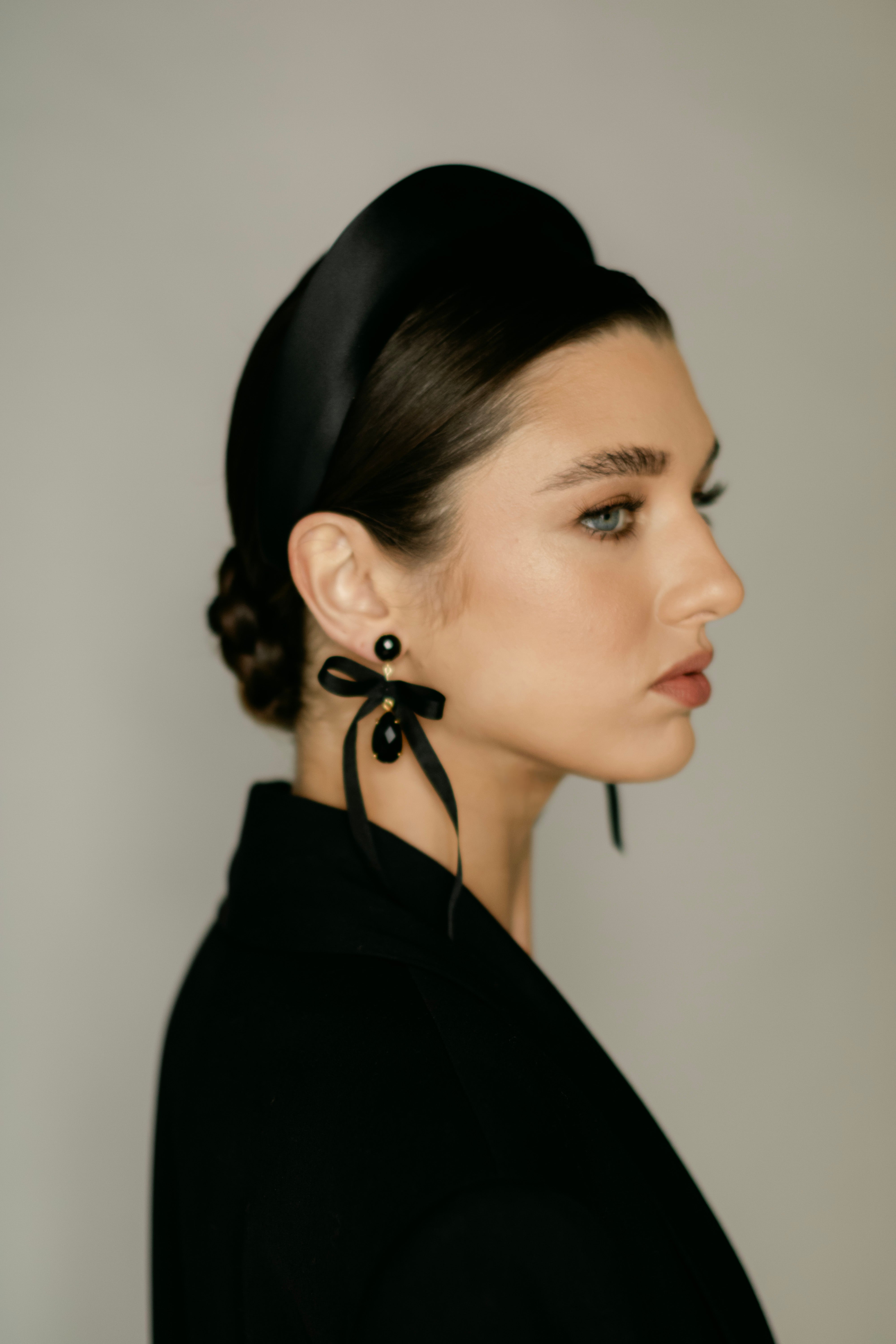Therese Bow earrings l Onyx