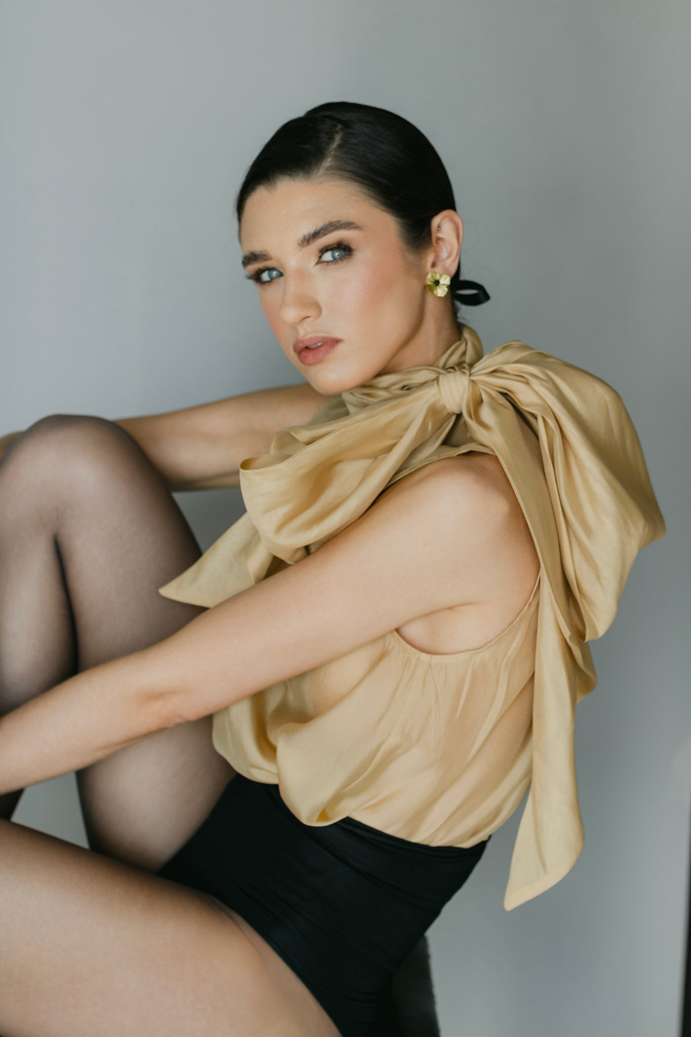 The Petite Bloom stud l gold