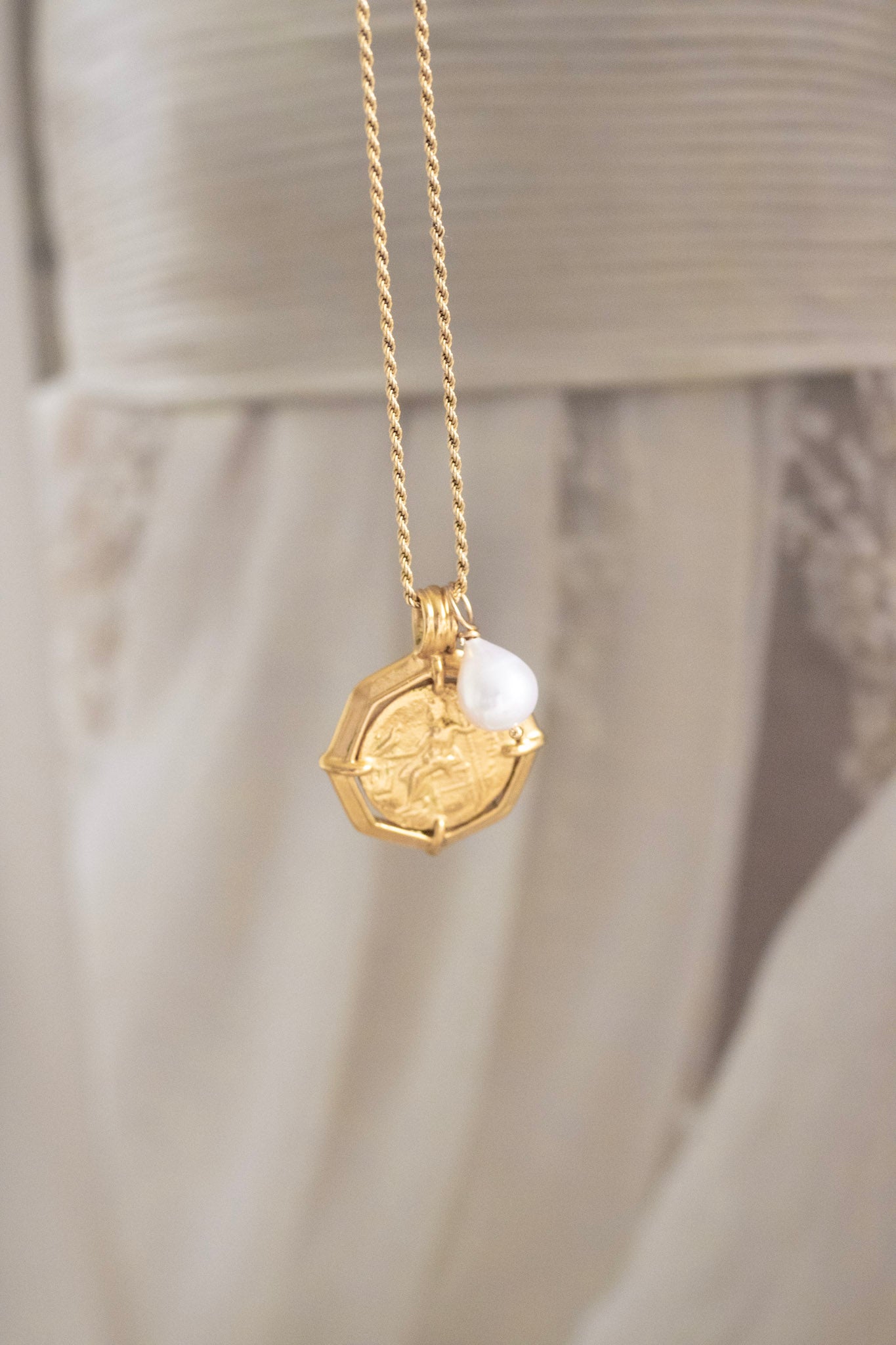 The Pearl of Wisdom - mini charm