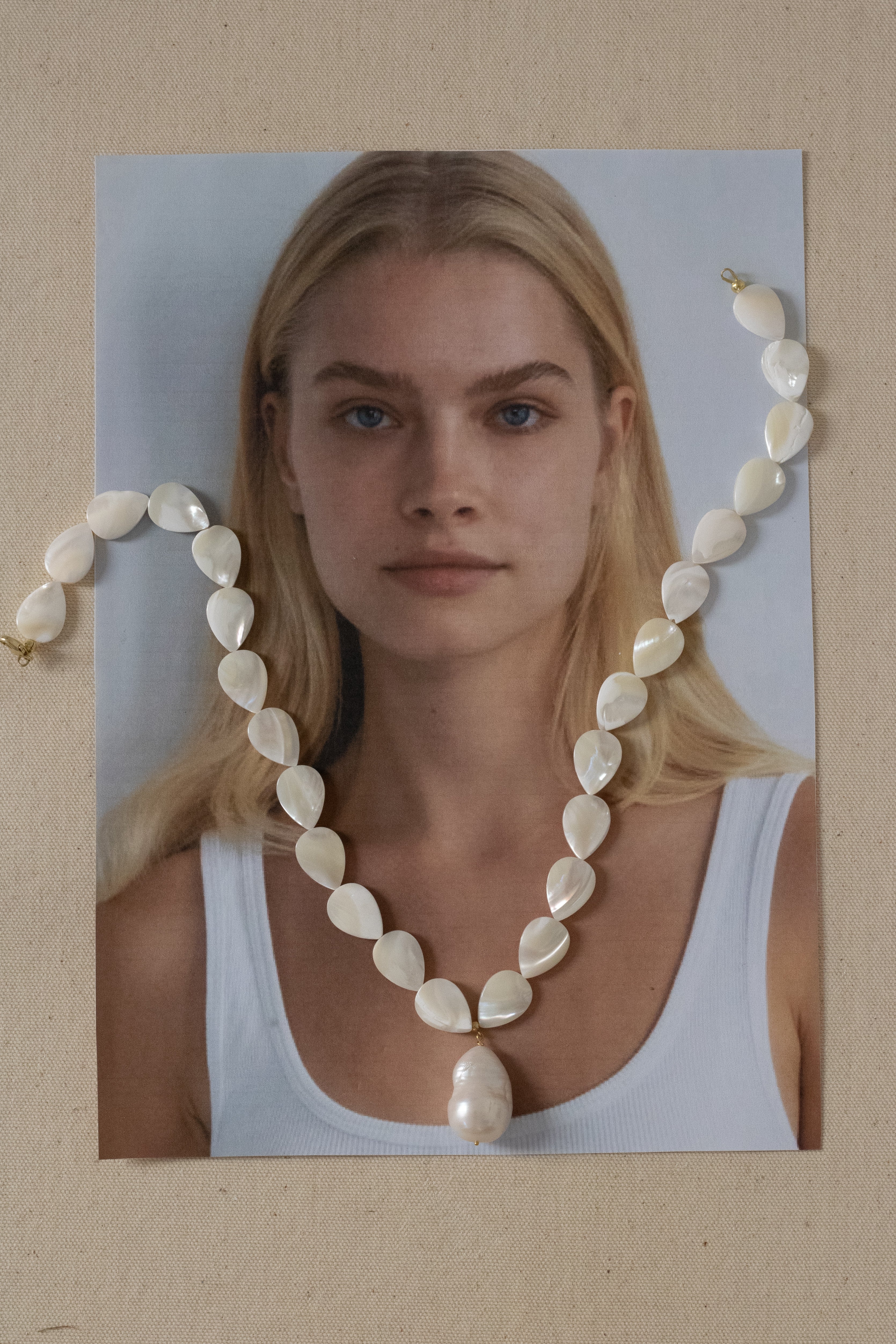 Trá Mother of Pearl Necklace