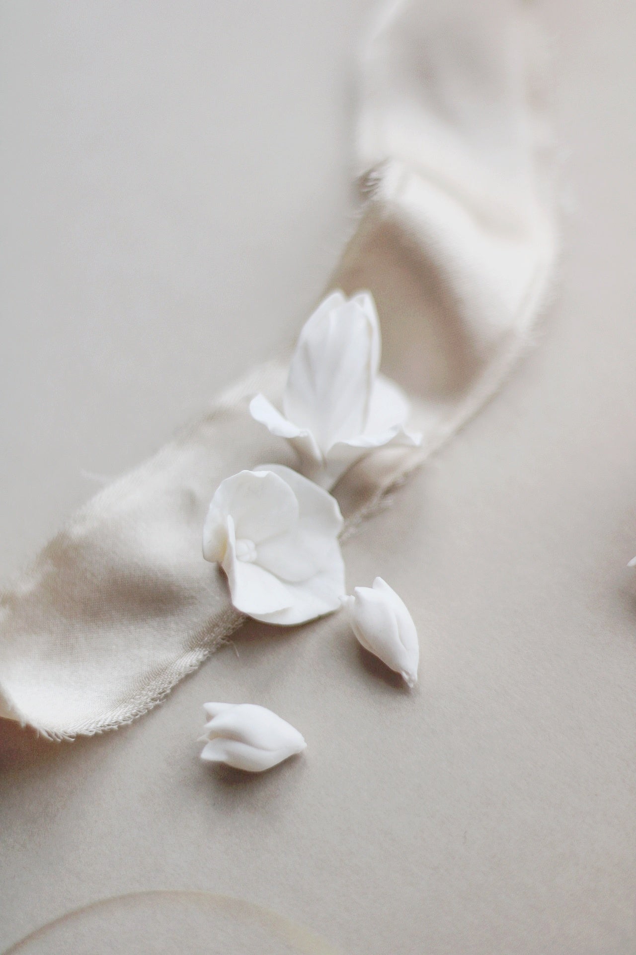 AVERIE | Clay flower pin