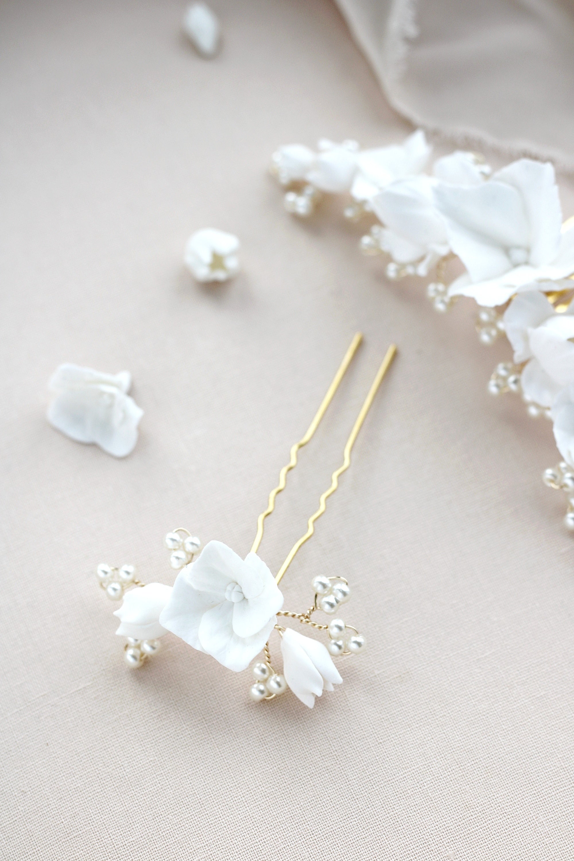 PETITE FLEUR | clay floral pin