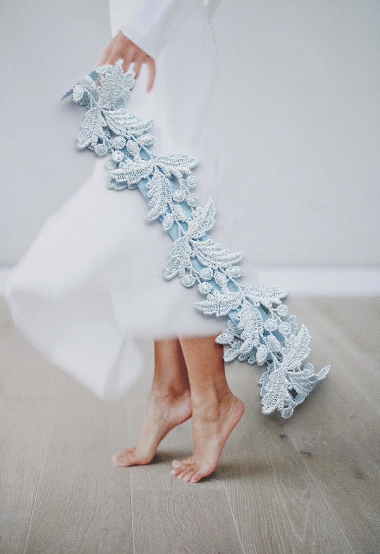 Your Ultimate Guide to the Wedding Garter Tradition