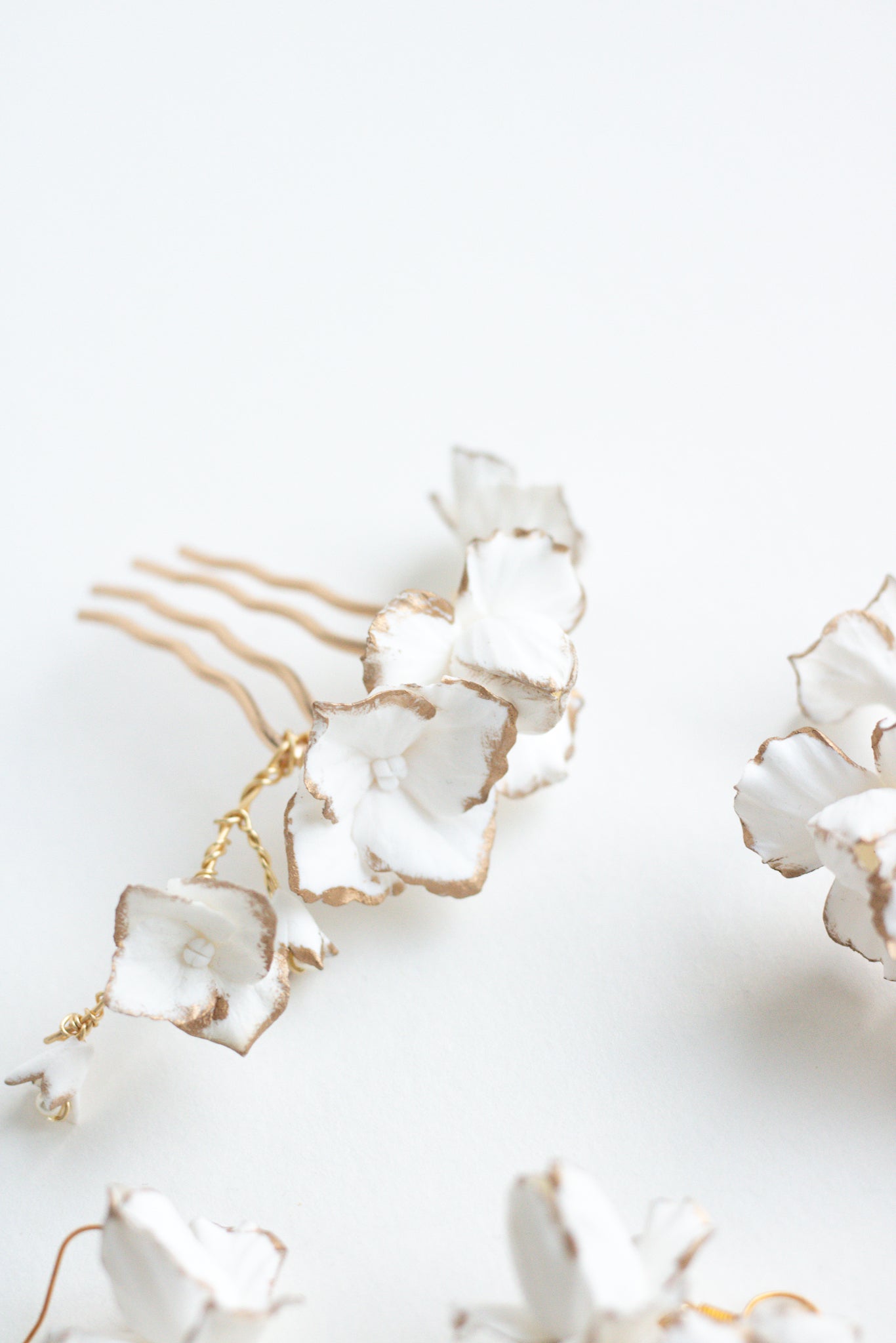 VIOLETTA |  gold tipped comb