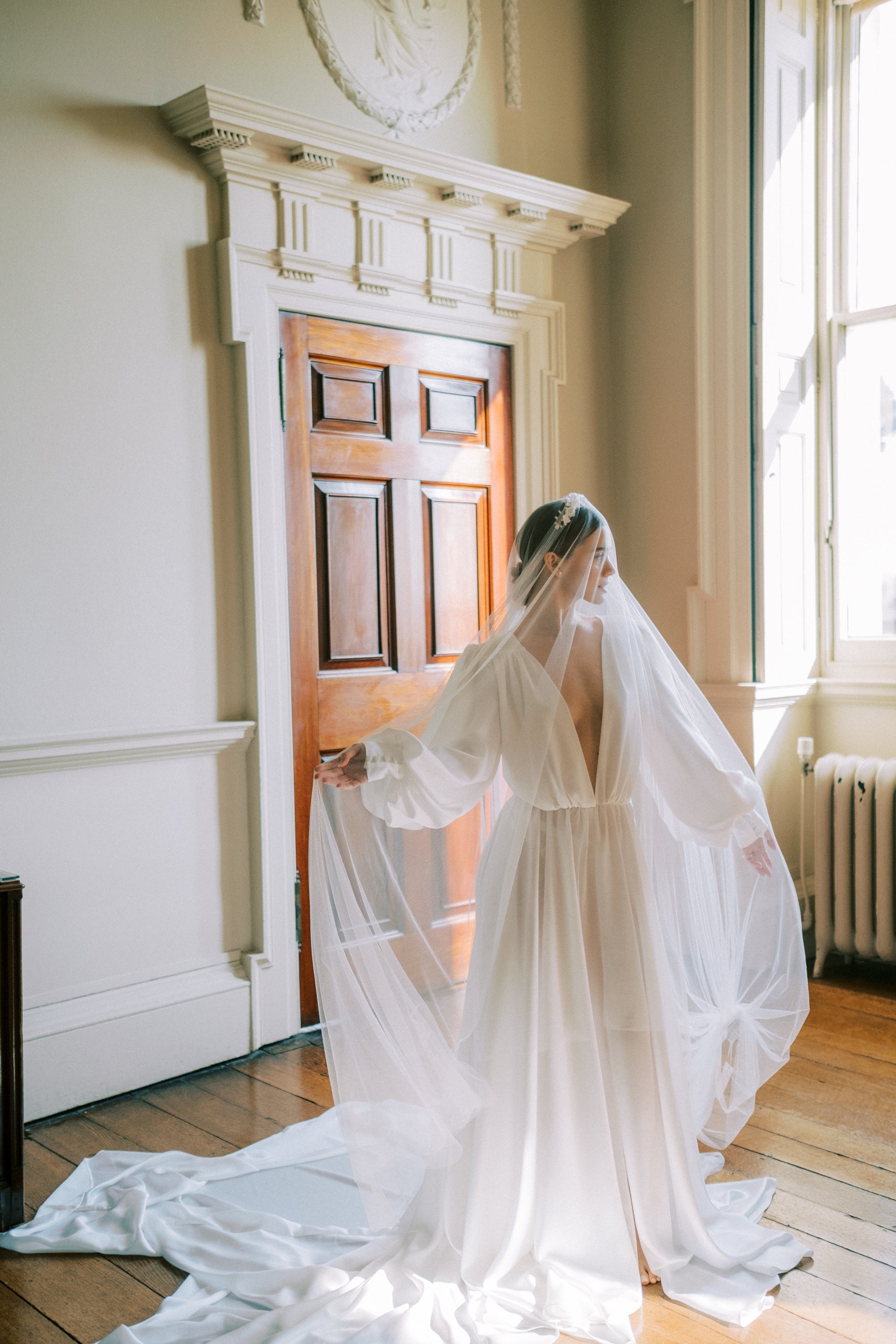 luxury english weddding venue and bride 